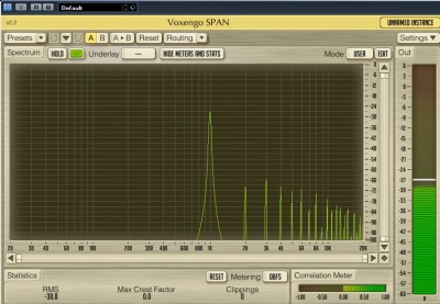 1kHz-Signal mit Oberwellen, gemessen am Lautsprecher-Ausgang des Onkyo