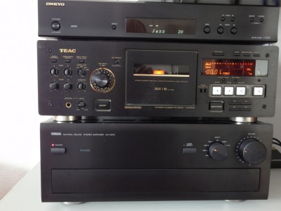 der untere Yamaha   AX 1070