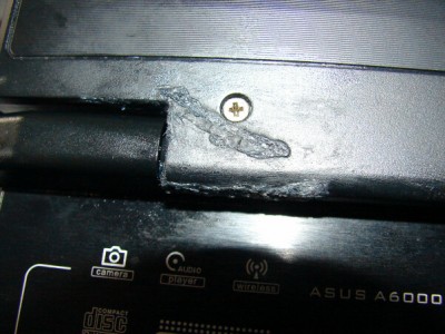 ASUS Laptop Bruchstelle_3.JPG