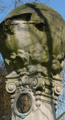 wo_ist_das_2012-01.jpg (55.07 KiB) 338 mal betrachtet Von wem ist dieses Denkmal ?