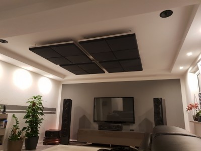 20180808_211321.jpg (177.57 KiB) 3073 mal betrachtet Fertig an der Decke