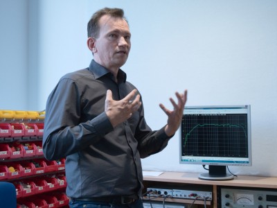 Entwickler Thomas Bien gewährte kleine Einblicke in die Messung von Nubert Lautsprechern.