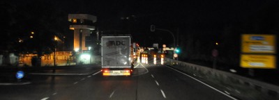 DSC_9660cr_wo.jpg (53.67 KiB) 640 mal betrachtet Wohin fährt der vorausfahrende LKW ?