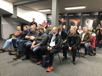 Foto 17.11.18, 18 01 48.jpg (6.24 MiB) 5164 mal betrachtet Ebenso wie die Besucher unseres Standes
