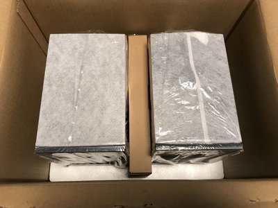 Boxen mit Zubehör