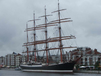 Die Sedov_1.jpg (91.32 KiB) 496 mal betrachtet Die Sedov