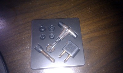 Earphone_12_2.jpg