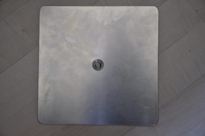 DSC_9097.JPG (129.71 KiB) 837 mal betrachtet Die 4mm dicke Aluplatte mit der mittigen Bohrung