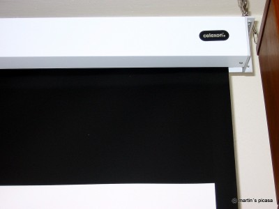 der kasten der von der decke hängt <br /><br />schepprt / klingeit / wie meine blechchalosie