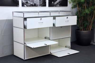 USM_Haller_Sideboard_mit_perforierten_Klappen4.jpg